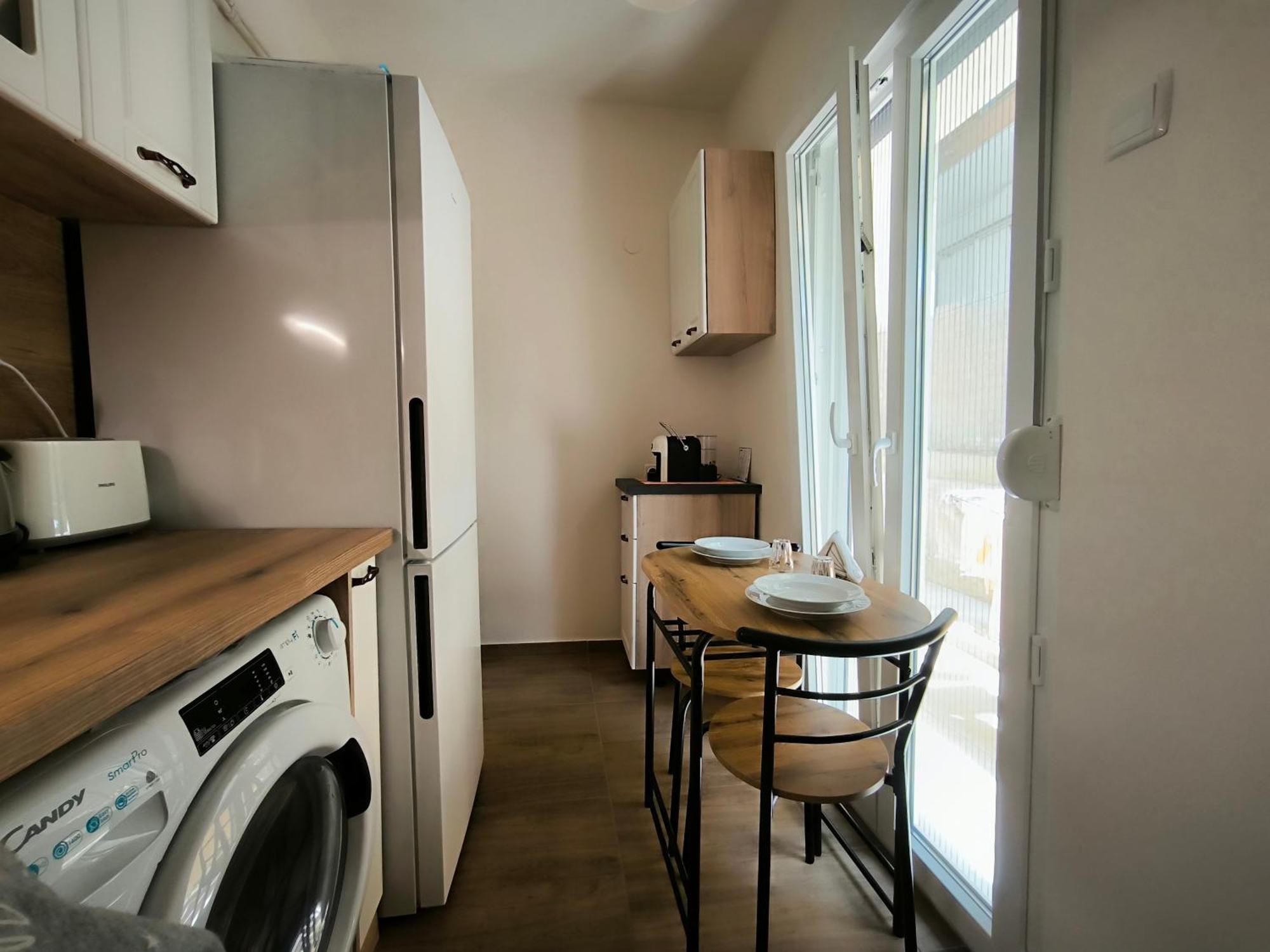 Port View, Veranda, 80 Sqm, Spacious Place For 6 Thessaloniki Exterior photo