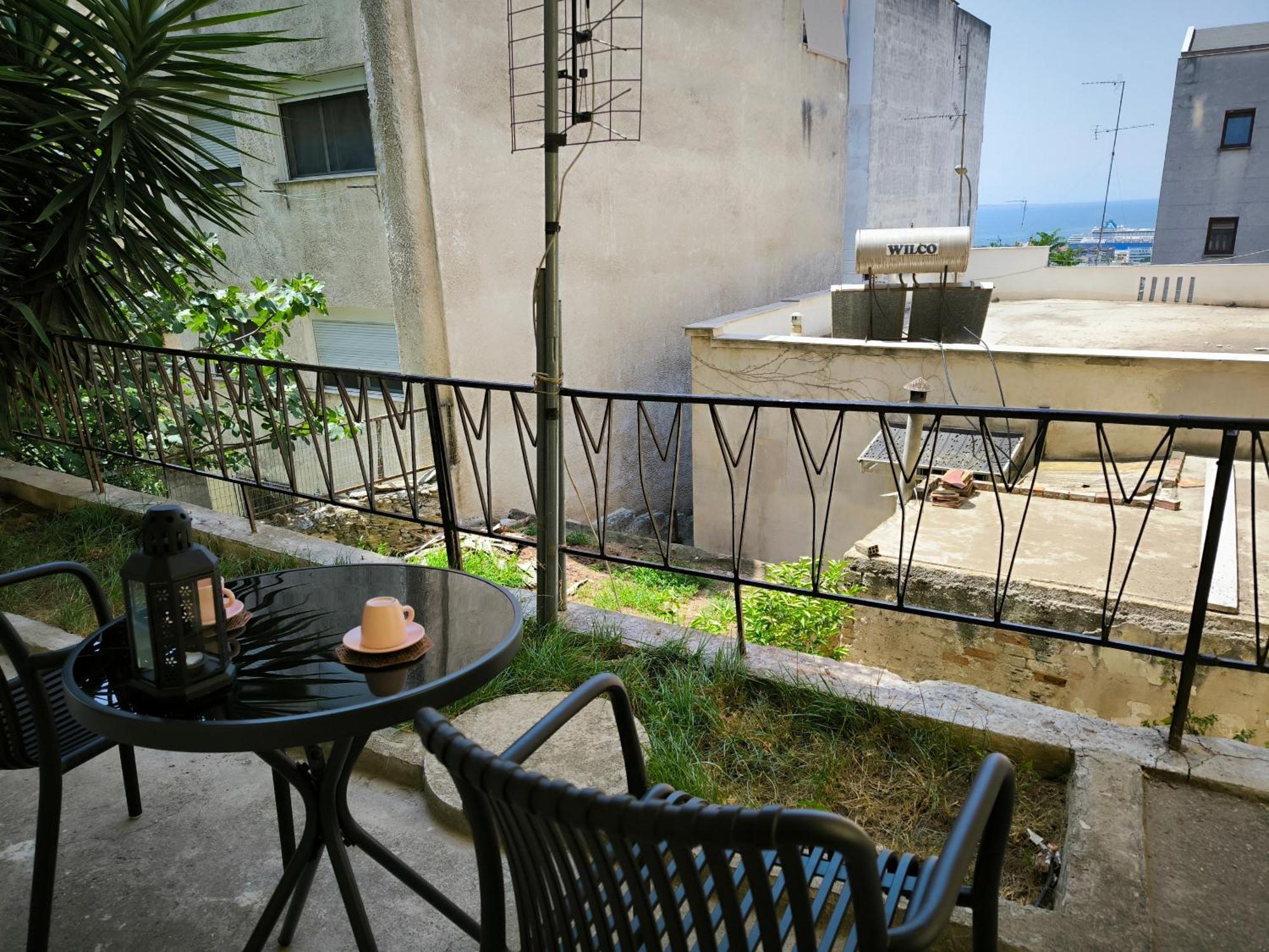 Port View, Veranda, 80 Sqm, Spacious Place For 6 Thessaloniki Exterior photo